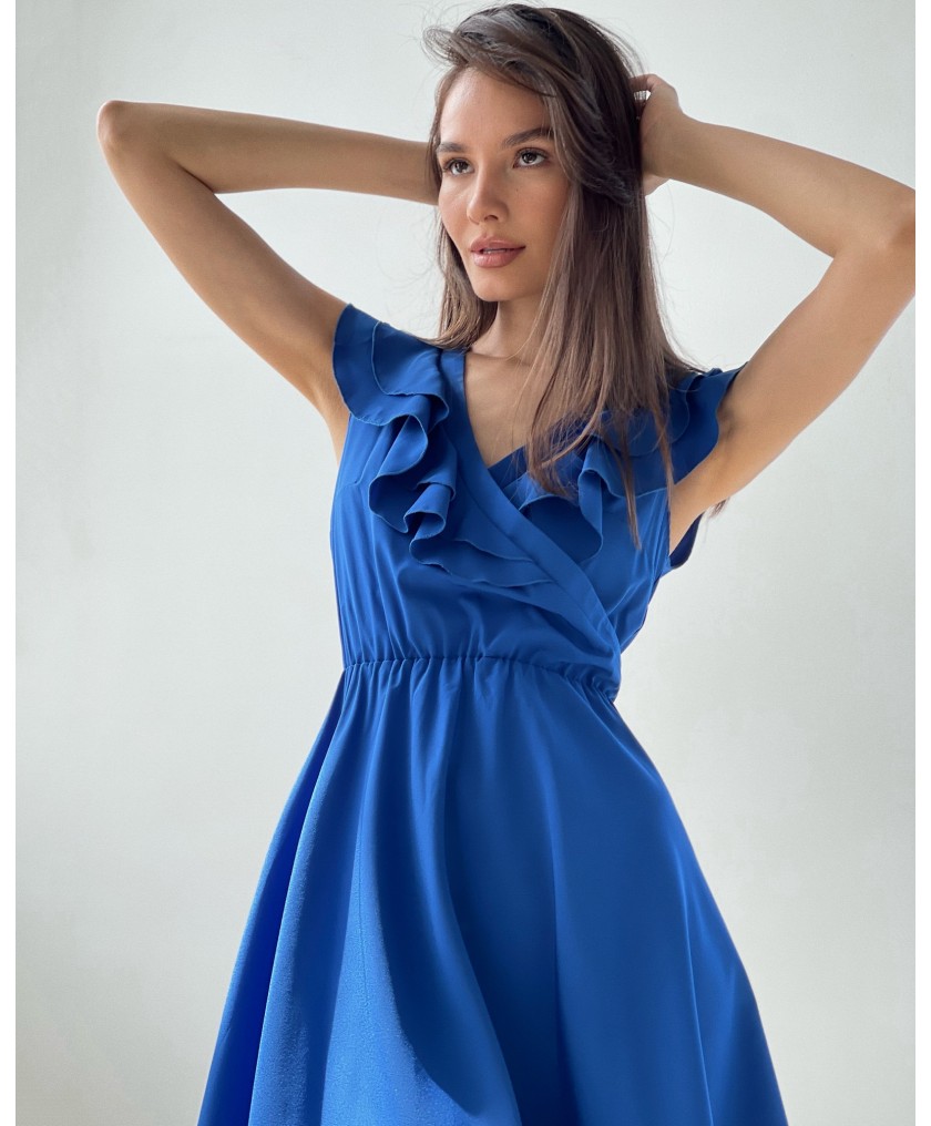 Платье с рюшами синее